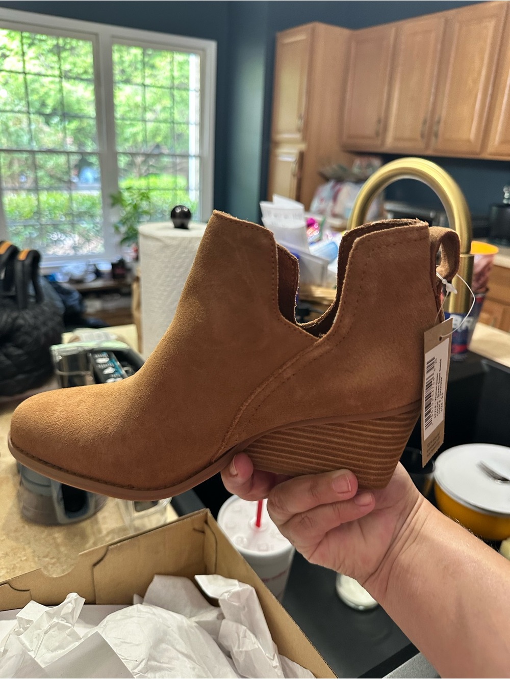 Toms Women's Tan Suede Ankle Bootie Stacked Heel 9.5 NWT